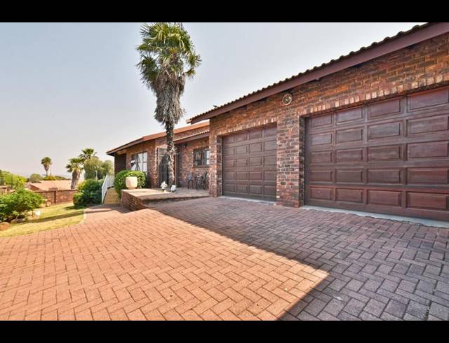 4 BEDROOM HOUSE FOR SALE IN GLENVISTA